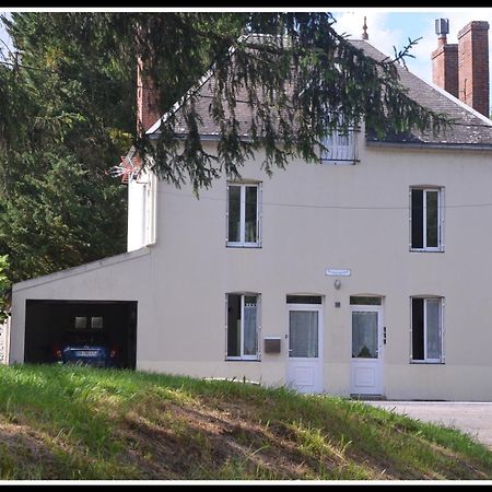 AU BORD DE L'EAU Studio 2 Chambon-sur-Voueize Exterior foto