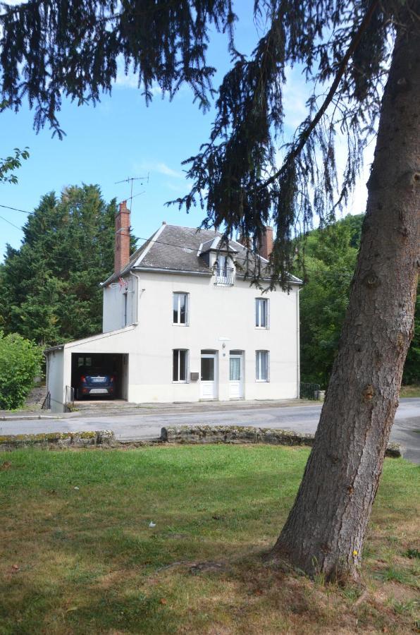 AU BORD DE L'EAU Studio 2 Chambon-sur-Voueize Exterior foto